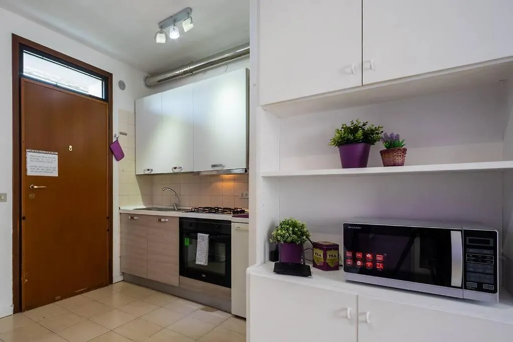 Апартаменты Comfort Flat Vicenza With Parking! Италия